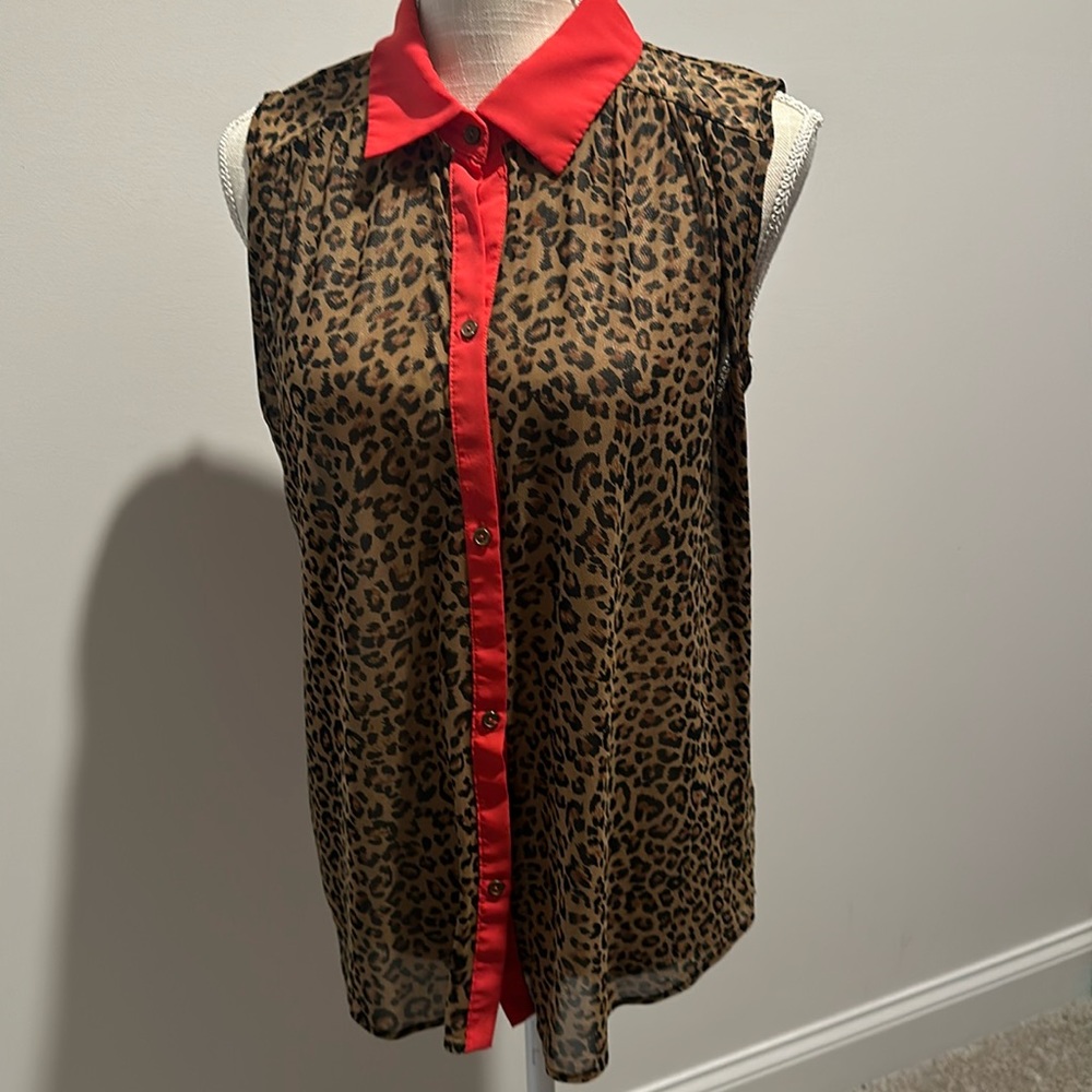 Gently used unique leopard sleeveless woman’s top
